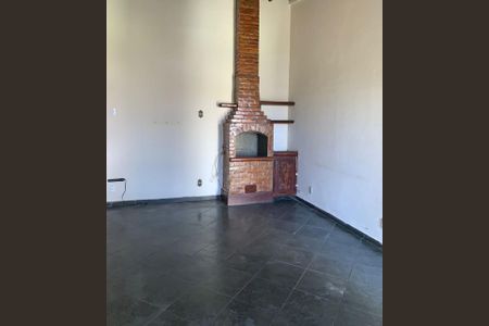 Área externa de casa para alugar com 4 quartos, 270m² em Pavuna, Nilópolis