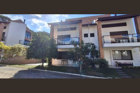 Casa de condomínio para alugar com 160m², 3 quartos e 3 vagasFachada