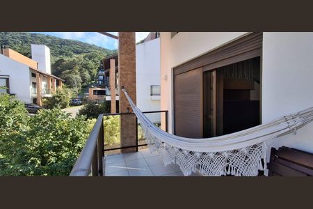 Casa de condomínio para alugar com 160m², 3 quartos e 3 vagasVaranda