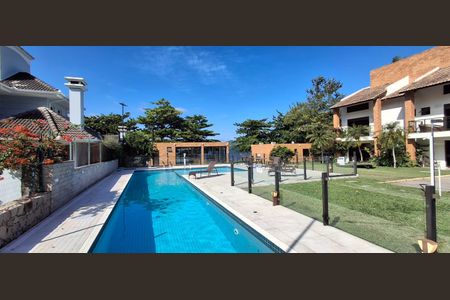 Casa de condomínio para alugar com 160m², 3 quartos e 3 vagasPiscina