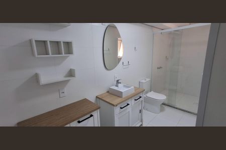 Casa de condomínio para alugar com 160m², 3 quartos e 3 vagasBanheiro