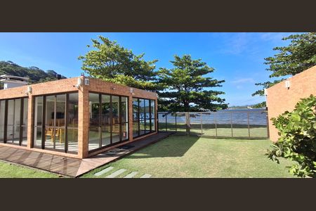 Casa de condomínio para alugar com 160m², 3 quartos e 3 vagasÁrea externa