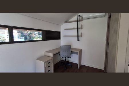 Casa de condomínio para alugar com 160m², 3 quartos e 3 vagasQuarto