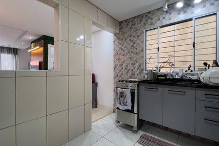 Casa para alugar com 65m², 2 quartos e 2 vagasCozinha e Área de Serviço