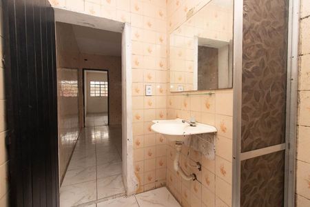 Banheiro de casa para alugar com 2 quartos, 81m² em Furnas, São Paulo