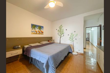 Casa à venda com 240m², 3 quartos e 2 vagasSuíte