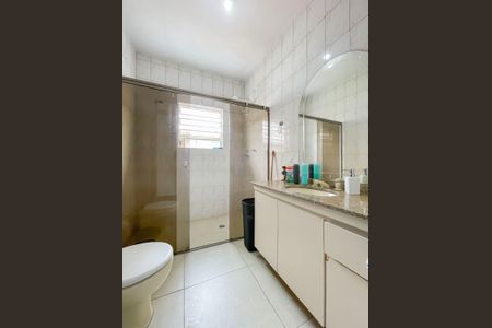 Casa à venda com 240m², 3 quartos e 2 vagasBanheiro 2