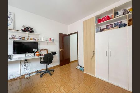 Casa à venda com 240m², 3 quartos e 2 vagasQuarto 2