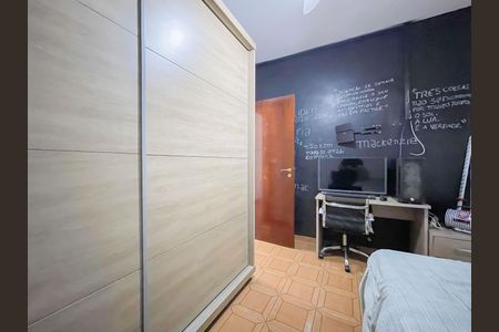 Casa à venda com 240m², 3 quartos e 2 vagasQuarto 3