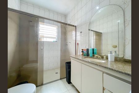Casa à venda com 240m², 3 quartos e 2 vagasBanheiro 2