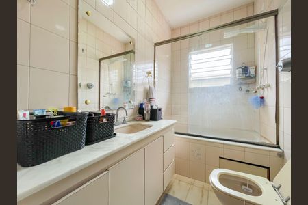 Casa à venda com 240m², 3 quartos e 2 vagasBanheiro da Suíte