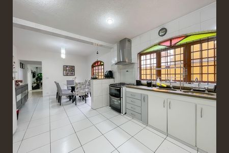 Casa à venda com 240m², 3 quartos e 2 vagasCopa e Cozinha