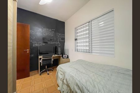 Casa à venda com 240m², 3 quartos e 2 vagasQuarto 3