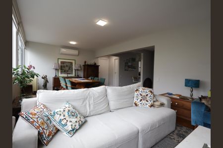 Apartamento à venda com 140m², 3 quartos e 2 vagasSala