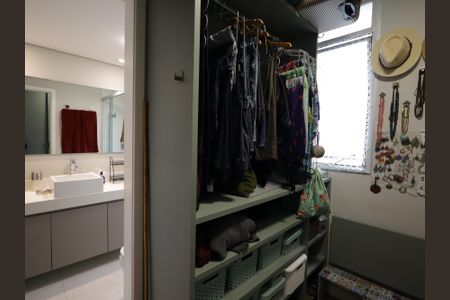 Apartamento à venda com 140m², 3 quartos e 2 vagasCloset da suíte 1