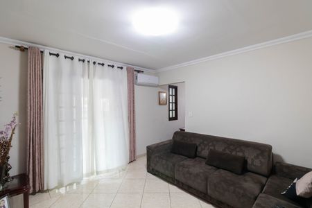 Sala de casa à venda com 3 quartos, 200m² em Vila Euthalia, São Paulo