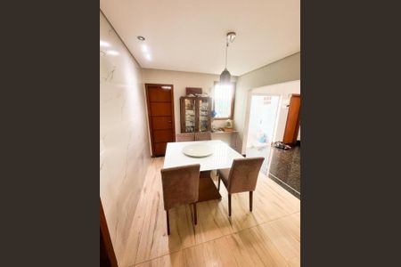 Casa para alugar com 206m², 3 quartos e 3 vagasSala