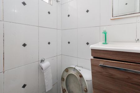 Casa à venda com 450m², 3 quartos e 10 vagasCasa 2 - Banheiro social