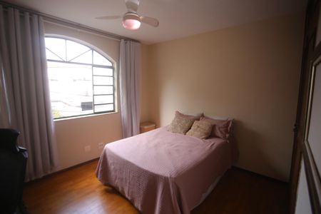 Casa à venda com 360m², 4 quartos e 2 vagasQuarto 2