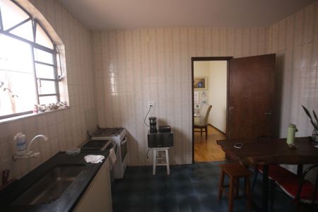 Casa à venda com 360m², 4 quartos e 2 vagasCozinha casa 2