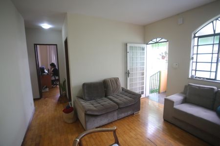 Casa à venda com 360m², 4 quartos e 2 vagasSala casa 2