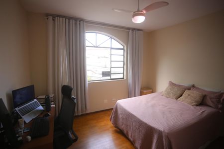 Casa à venda com 360m², 4 quartos e 2 vagasQuarto 2