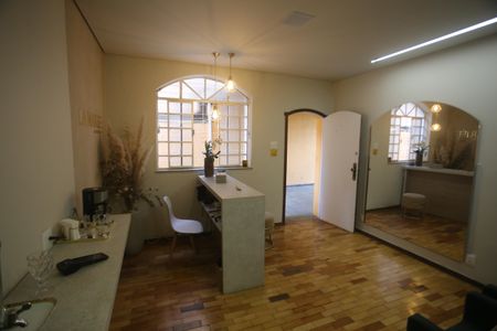 Casa à venda com 360m², 4 quartos e 2 vagasSala