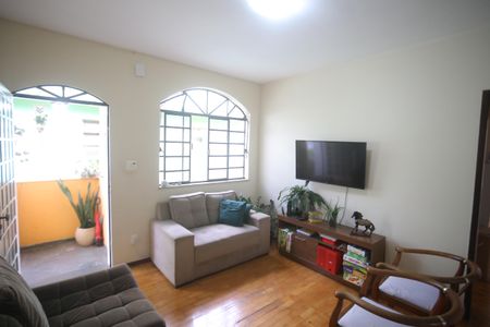 Casa à venda com 360m², 4 quartos e 2 vagasSala casa 2