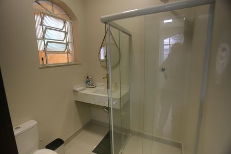 Casa à venda com 360m², 4 quartos e 2 vagasSuite