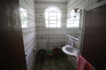 Casa à venda com 360m², 4 quartos e 2 vagasBanheiro