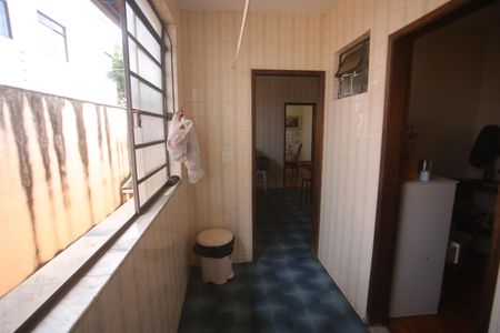 Casa à venda com 360m², 4 quartos e 2 vagasArea de serviço 