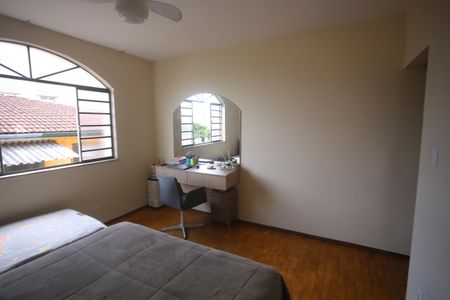 Casa à venda com 360m², 4 quartos e 2 vagasQuarto casa 2