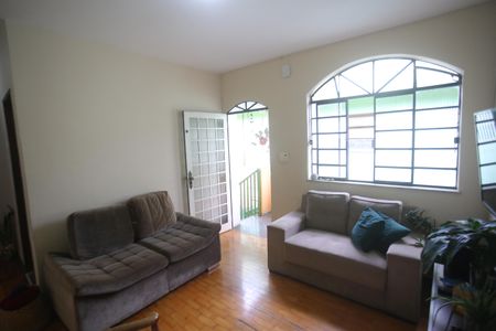 Casa à venda com 360m², 4 quartos e 2 vagasSala casa 2