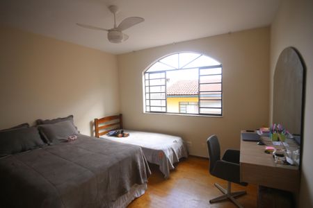 Casa à venda com 360m², 4 quartos e 2 vagasQuarto casa 2