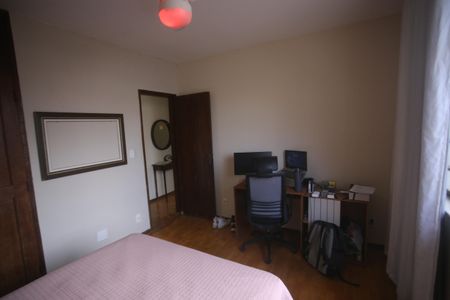 Casa à venda com 360m², 4 quartos e 2 vagasQuarto 2