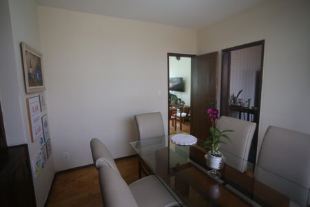 Casa à venda com 360m², 4 quartos e 2 vagasSala de jantar casa 2