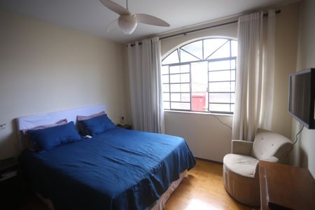 Casa à venda com 360m², 4 quartos e 2 vagasQuarto 3