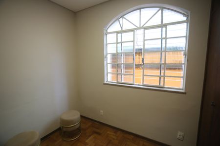 Casa à venda com 360m², 4 quartos e 2 vagasQuarto