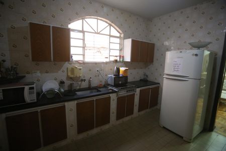 Casa à venda com 360m², 4 quartos e 2 vagasCozinha