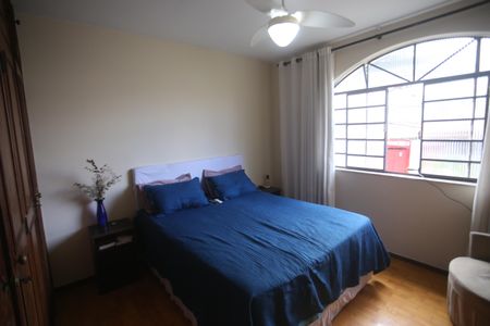 Casa à venda com 360m², 4 quartos e 2 vagasQuarto 3