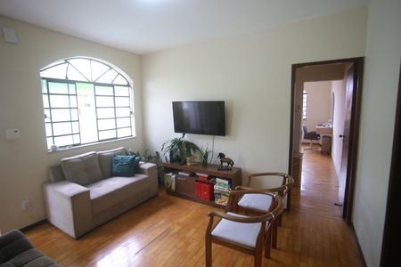 Casa à venda com 360m², 4 quartos e 2 vagasSala casa 2