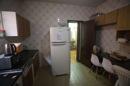 Casa à venda com 360m², 4 quartos e 2 vagasCozinha