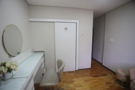 Casa à venda com 360m², 4 quartos e 2 vagasSuite