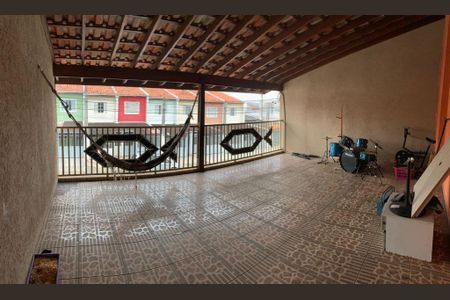 Casa à venda com 214m², 4 quartos e 2 vagas