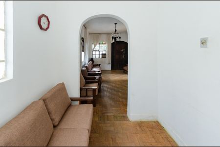 Casa à venda com 360m², 4 quartos e 2 vagas Casa à venda com 360m², 4 quartos e 2 vagasSala 4