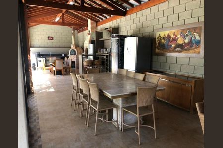 Casa de condomínio à venda com 402m², 4 quartos e 1 vaga