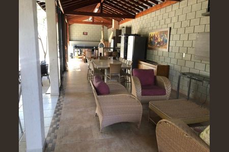 Casa de condomínio à venda com 402m², 4 quartos e 1 vaga