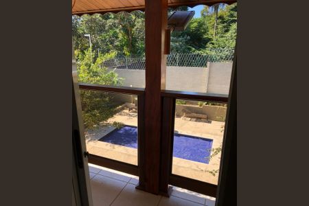 Casa de condomínio à venda com 402m², 4 quartos e 1 vaga