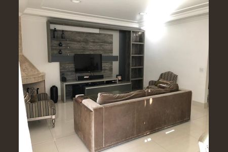 Casa de condomínio à venda com 402m², 4 quartos e 1 vaga
