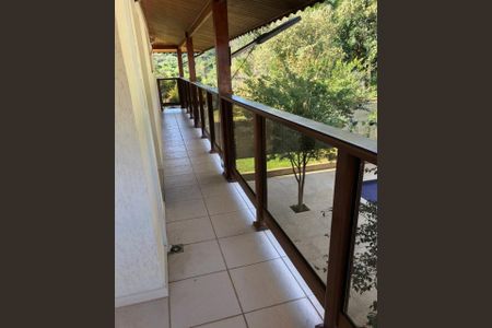 Casa de condomínio à venda com 402m², 4 quartos e 1 vaga
